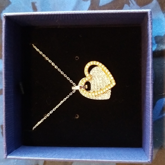 Authentic SWAROVSKI heart charm necklace - Picture 3 of 17